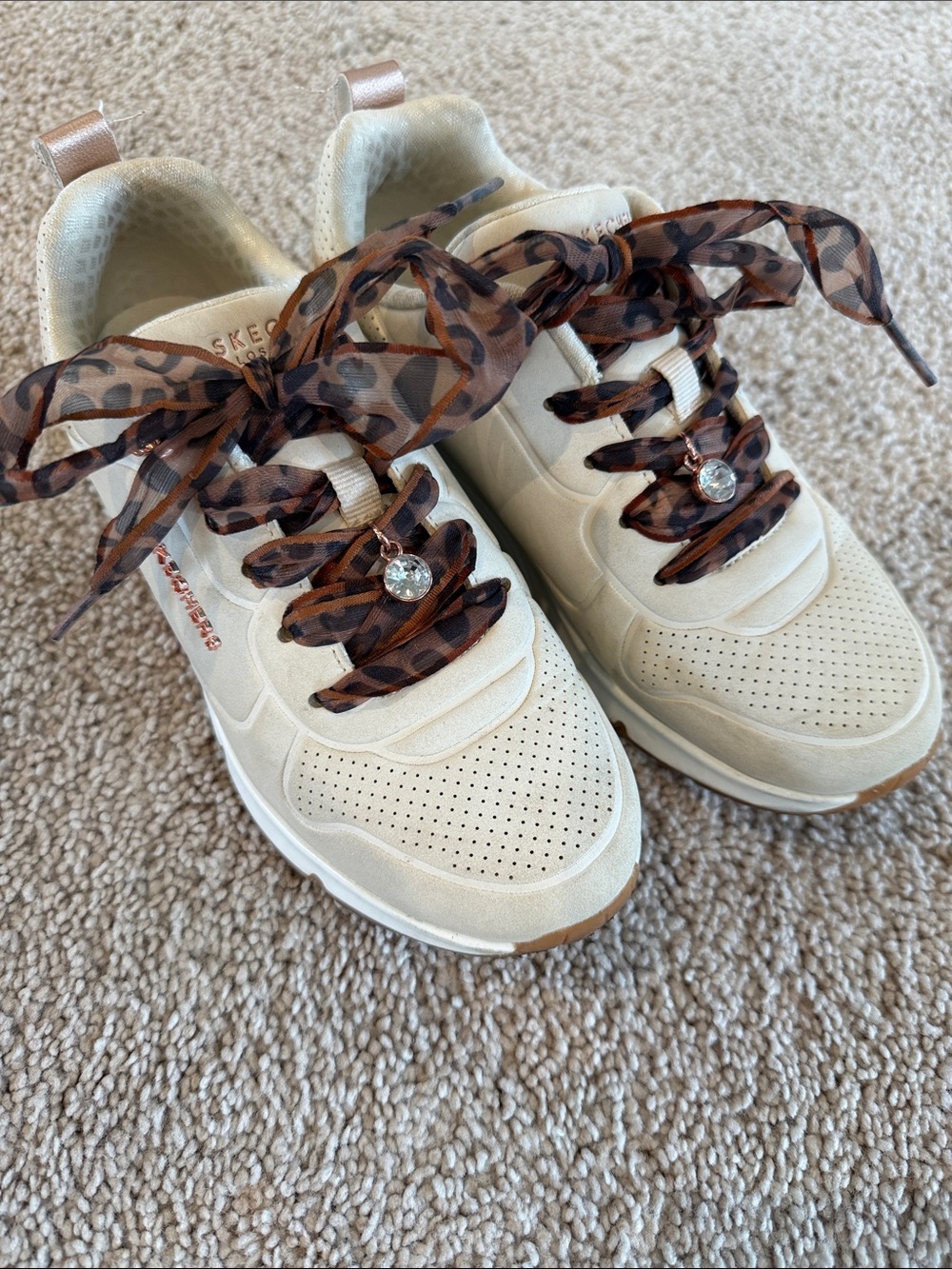Skechers Kids Cream Sneakers with Leopard-Print Ribbon Laces